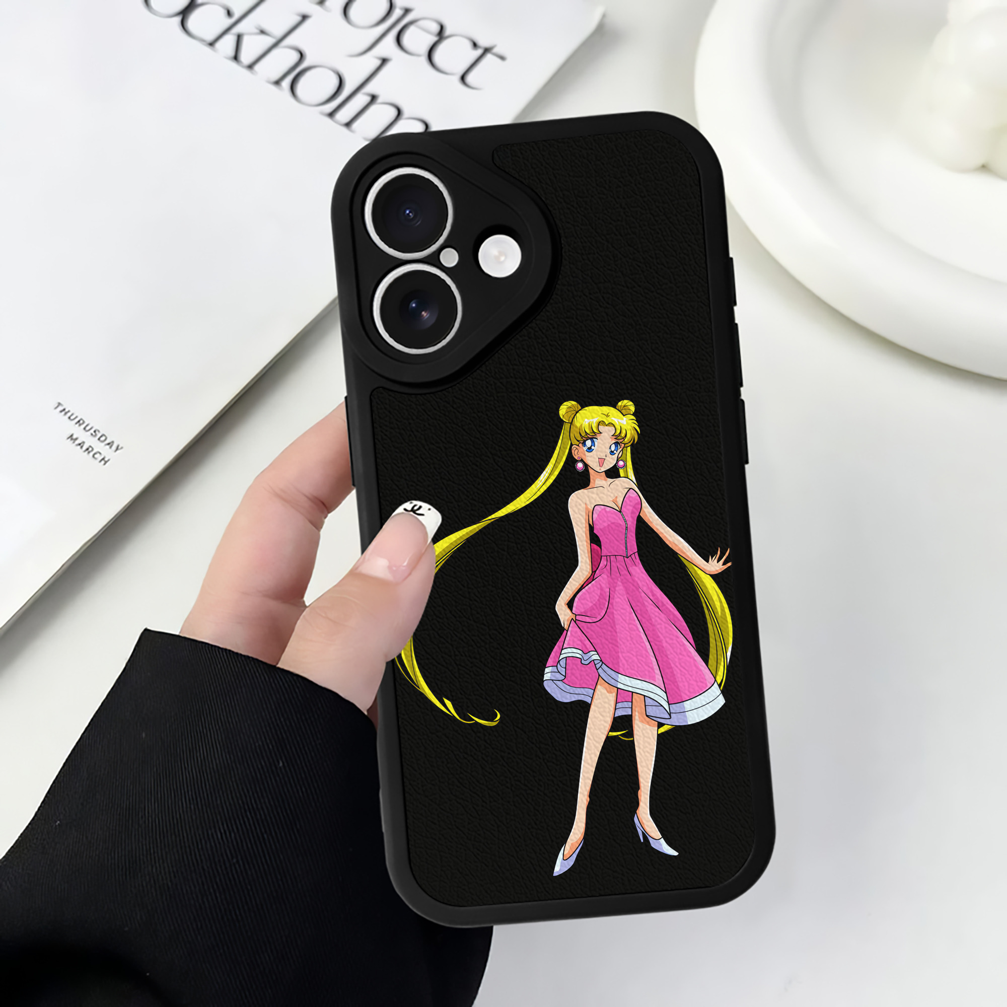 （画像用） 美少女戦士セーラームーン 愛野 美奈子 あいの みなこ Sailor Moon Aino Minako 【iPhone 16シリーズ対応】シリコンスマホケース（レザー調） 材質：シリコン